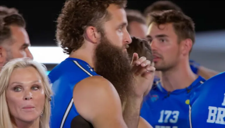 Момент из 5 серии 2 сезона